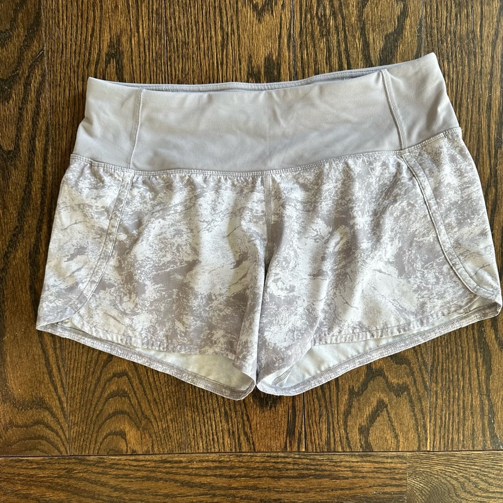 Lululemon Speed Up Mid-Rise Lined Printed Short 4” Size 4.